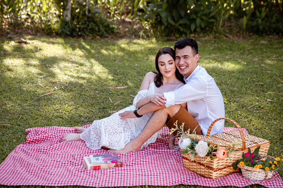 ensaio de casal morretes antonina; fotógrafos curitiba; fotógrafos morretes; fotógrafo piraquara; ensaio de casamento; book de casamento; ensaio trilho trem; ensaio por do sol; pré wedding; deborah ayecha fotografia; casamentos curitiba; noivas; zankyou;