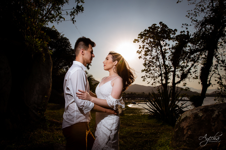 ensaio de casal morretes antonina; fotógrafos curitiba; fotógrafos morretes; fotógrafo piraquara; ensaio de casamento; book de casamento; ensaio trilho trem; ensaio por do sol; pré wedding; deborah ayecha fotografia; casamentos curitiba; noivas; zankyou;