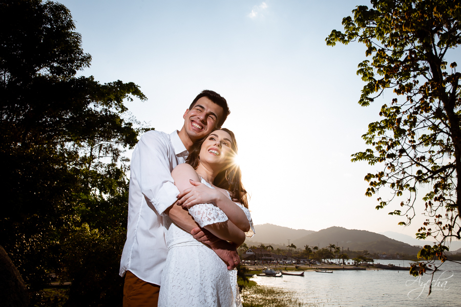 ensaio de casal morretes antonina; fotógrafos curitiba; fotógrafos morretes; fotógrafo piraquara; ensaio de casamento; book de casamento; ensaio trilho trem; ensaio por do sol; pré wedding; deborah ayecha fotografia; casamentos curitiba; noivas; zankyou;