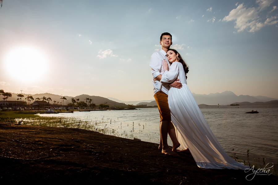 ensaio de casal morretes antonina; fotógrafos curitiba; fotógrafos morretes; fotógrafo piraquara; ensaio de casamento; book de casamento; ensaio trilho trem; ensaio por do sol; pré wedding; deborah ayecha fotografia; casamentos curitiba; noivas; zankyou;