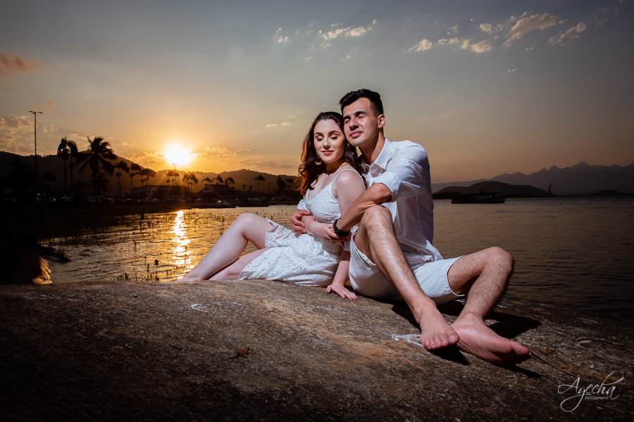 ensaio de casal morretes antonina; fotógrafos curitiba; fotógrafos morretes; fotógrafo piraquara; ensaio de casamento; book de casamento; ensaio trilho trem; ensaio por do sol; pré wedding; deborah ayecha fotografia; casamentos curitiba; noivas; zankyou;