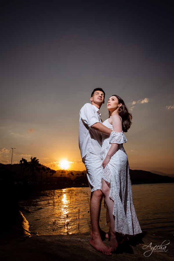ensaio de casal morretes antonina; fotógrafos curitiba; fotógrafos morretes; fotógrafo piraquara; ensaio de casamento; book de casamento; ensaio trilho trem; ensaio por do sol; pré wedding; deborah ayecha fotografia; casamentos curitiba; noivas; zankyou;