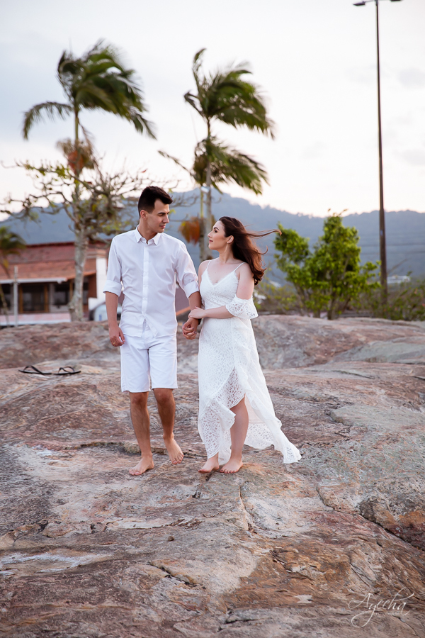 ensaio de casal morretes antonina; fotógrafos curitiba; fotógrafos morretes; fotógrafo piraquara; ensaio de casamento; book de casamento; ensaio trilho trem; ensaio por do sol; pré wedding; deborah ayecha fotografia; casamentos curitiba; noivas; zankyou;