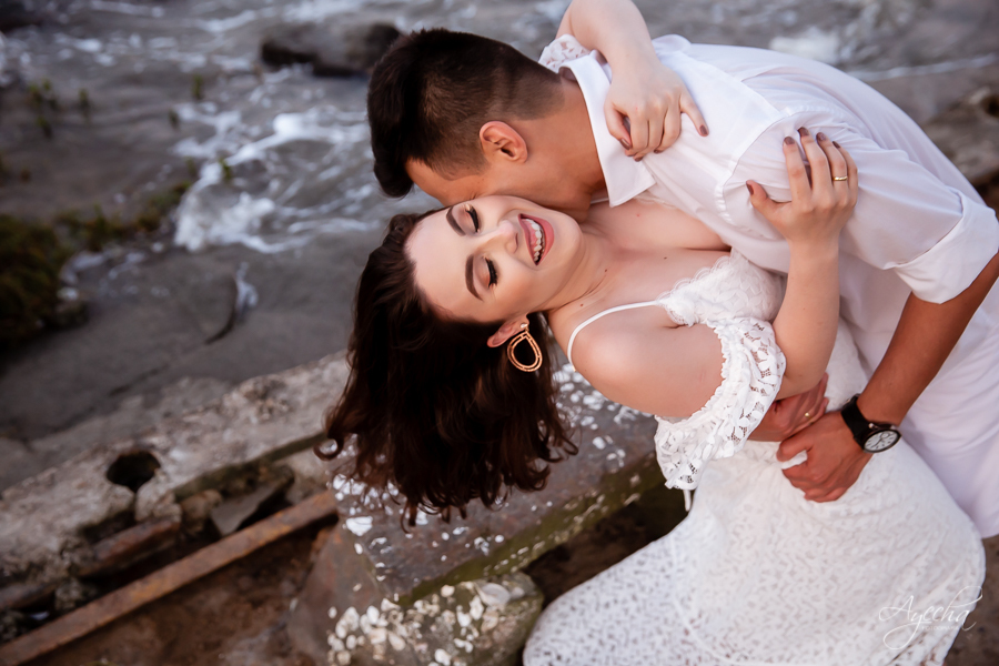 ensaio de casal morretes antonina; fotógrafos curitiba; fotógrafos morretes; fotógrafo piraquara; ensaio de casamento; book de casamento; ensaio trilho trem; ensaio por do sol; pré wedding; deborah ayecha fotografia; casamentos curitiba; noivas; zankyou;