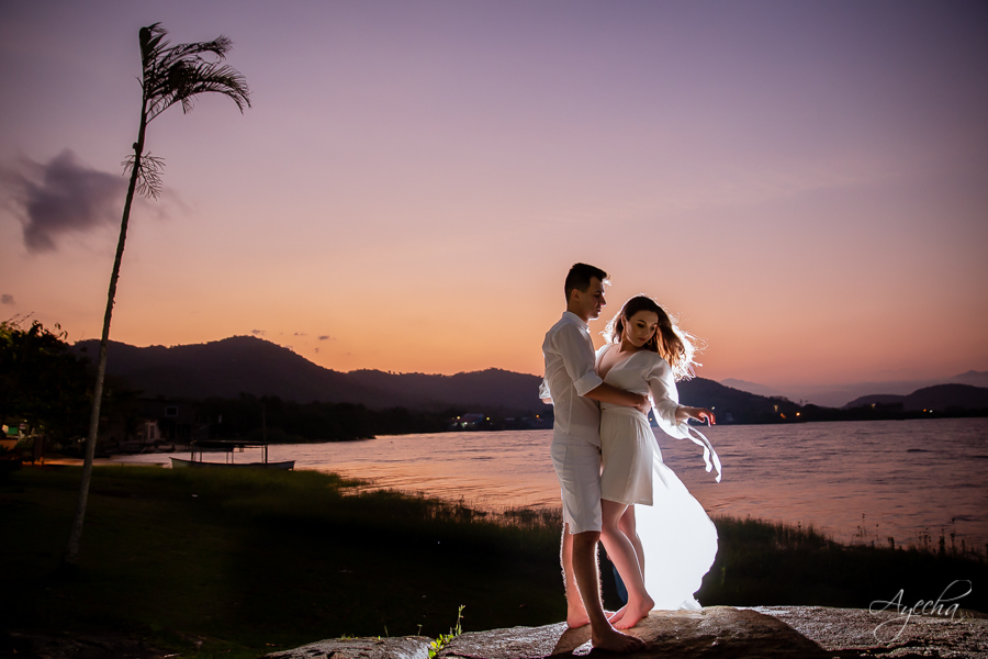 ensaio de casal morretes antonina; fotógrafos curitiba; fotógrafos morretes; fotógrafo piraquara; ensaio de casamento; book de casamento; ensaio trilho trem; ensaio por do sol; pré wedding; deborah ayecha fotografia; casamentos curitiba; noivas; zankyou;