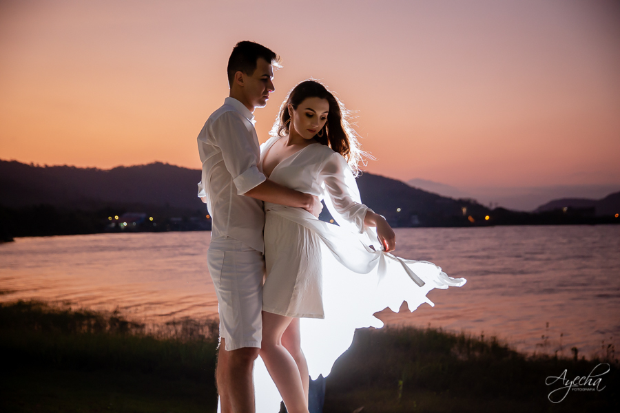 ensaio de casal morretes antonina; fotógrafos curitiba; fotógrafos morretes; fotógrafo piraquara; ensaio de casamento; book de casamento; ensaio trilho trem; ensaio por do sol; pré wedding; deborah ayecha fotografia; casamentos curitiba; noivas; zankyou;
