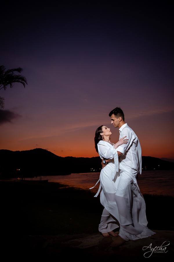 ensaio de casal morretes antonina; fotógrafos curitiba; fotógrafos morretes; fotógrafo piraquara; ensaio de casamento; book de casamento; ensaio trilho trem; ensaio por do sol; pré wedding; deborah ayecha fotografia; casamentos curitiba; noivas; zankyou;