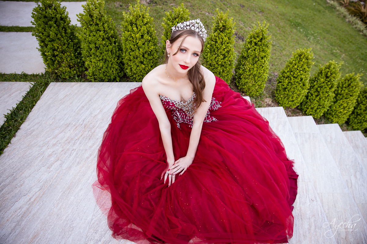 Ensaio de 15 anos; 15 anos Curitiba; Debutante; Chácara ensaio fotográfico Curitiba; Fotografa Piraquara; Vestidos debutante Curitiba; São José dos Pinhais; Quatro Barras; Pinhais; Ensaio Fotográfico; Book 15 anos; Debutar; Festa de Debutante;