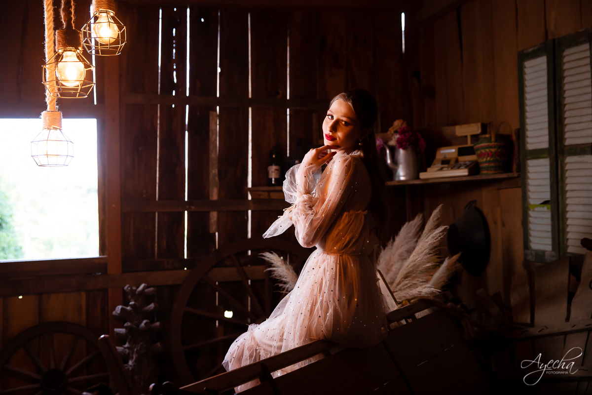 Ensaio de 15 anos; 15 anos Curitiba; Debutante; Chácara ensaio fotográfico Curitiba; Fotografa Piraquara; Vestidos debutante Curitiba; São José dos Pinhais; Quatro Barras; Pinhais; Ensaio Fotográfico; Book 15 anos; Debutar; Festa de Debutante;