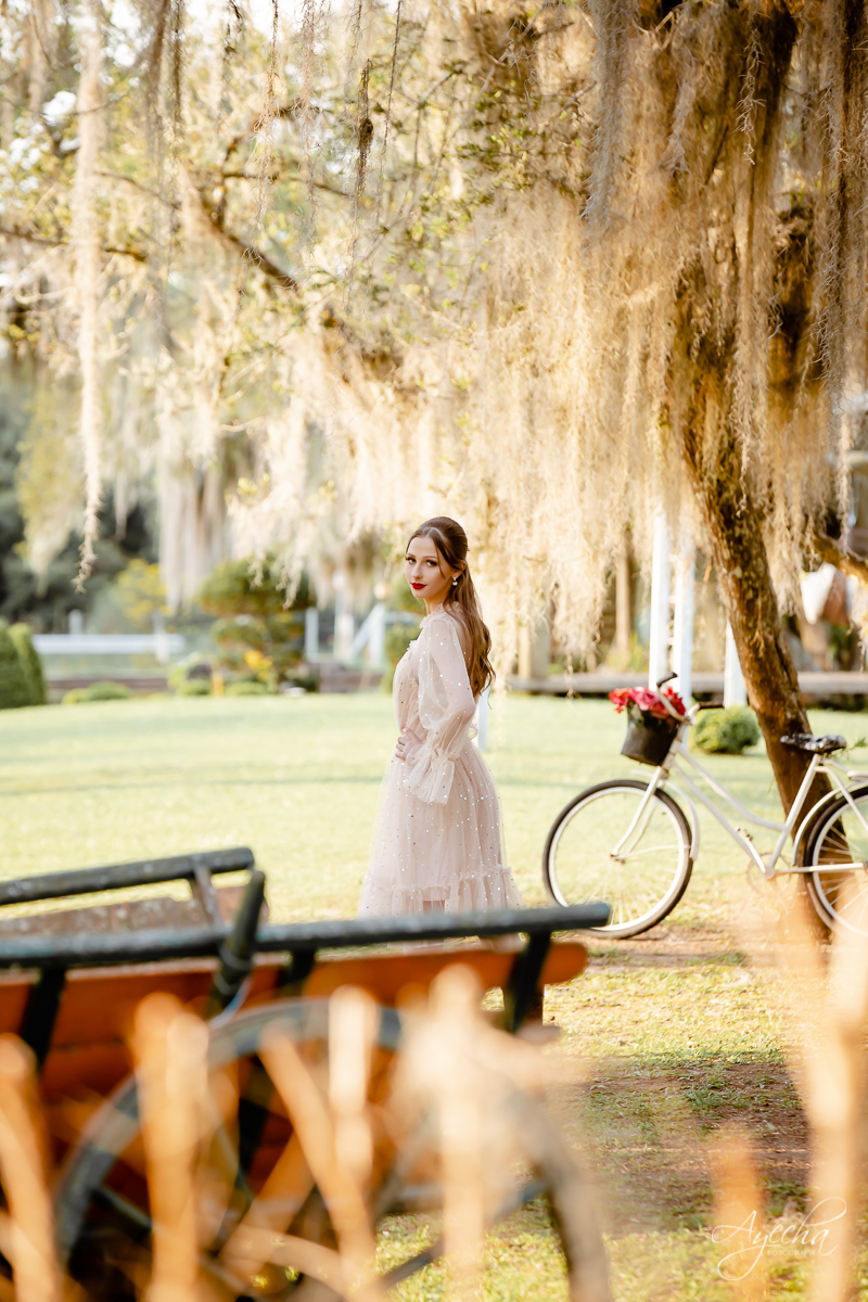 Ensaio de 15 anos; 15 anos Curitiba; Debutante; Chácara ensaio fotográfico Curitiba; Fotografa Piraquara; Vestidos debutante Curitiba; São José dos Pinhais; Quatro Barras; Pinhais; Ensaio Fotográfico; Book 15 anos; Debutar; Festa de Debutante;