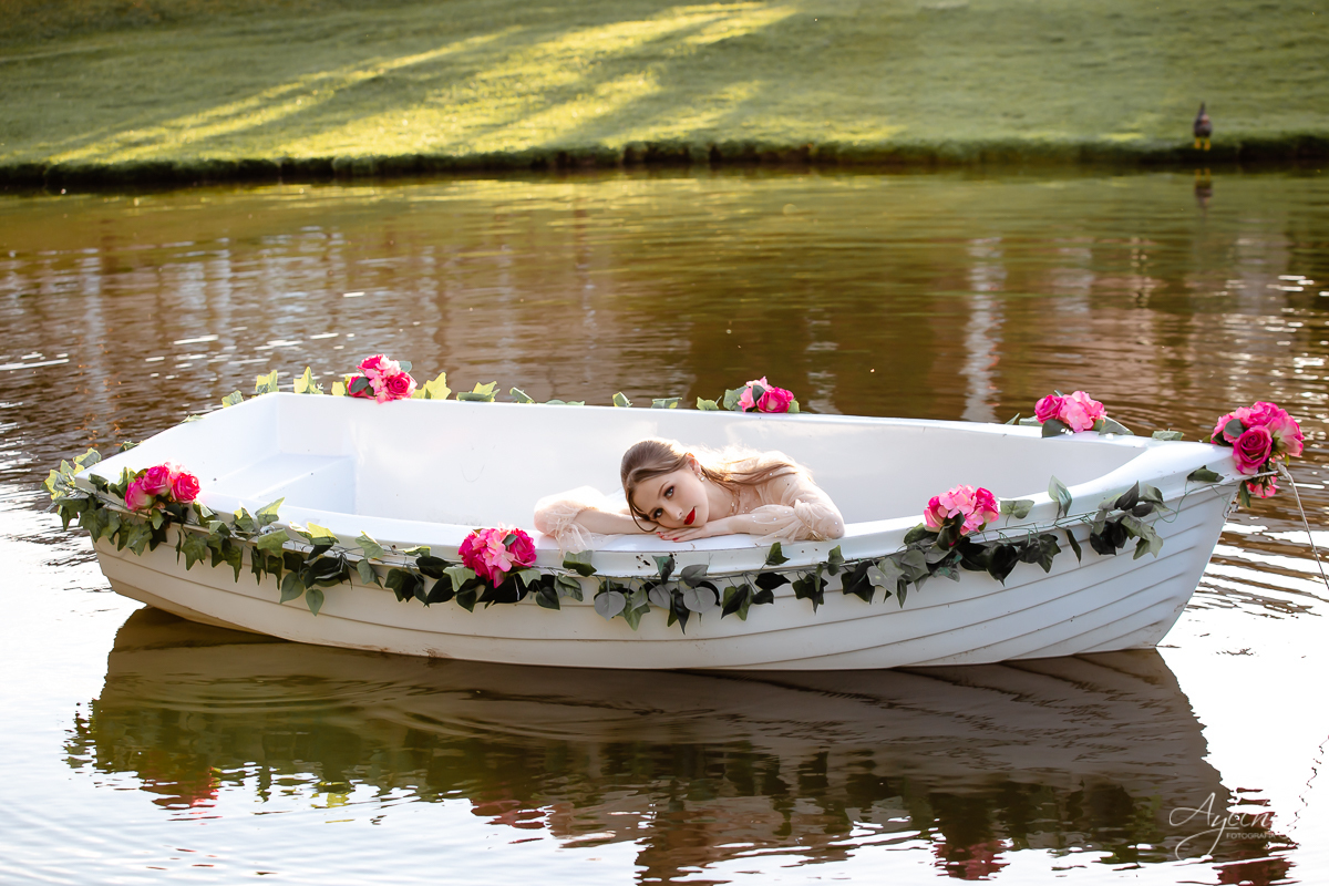 Ensaio de 15 anos; 15 anos Curitiba; Debutante; Chácara ensaio fotográfico Curitiba; Fotografa Piraquara; Vestidos debutante Curitiba; São José dos Pinhais; Quatro Barras; Pinhais; Ensaio Fotográfico; Book 15 anos; Debutar; Festa de Debutante;