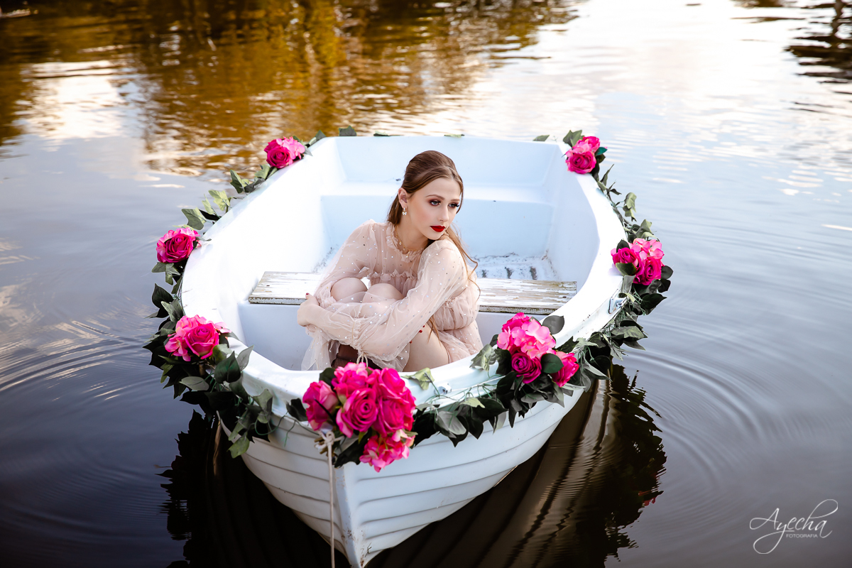 Ensaio de 15 anos; 15 anos Curitiba; Debutante; Chácara ensaio fotográfico Curitiba; Fotografa Piraquara; Vestidos debutante Curitiba; São José dos Pinhais; Quatro Barras; Pinhais; Ensaio Fotográfico; Book 15 anos; Debutar; Festa de Debutante;