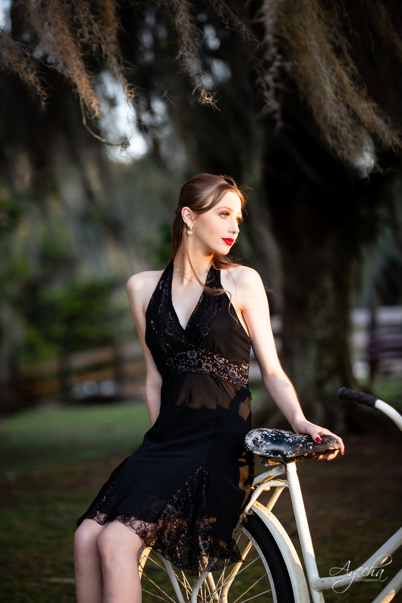 Ensaio de 15 anos; 15 anos Curitiba; Debutante; Chácara ensaio fotográfico Curitiba; Fotografa Piraquara; Vestidos debutante Curitiba; São José dos Pinhais; Quatro Barras; Pinhais; Ensaio Fotográfico; Book 15 anos; Debutar; Festa de Debutante;