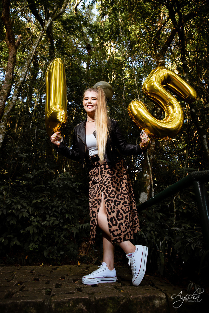 Ensaio 15 anos; Fotografa Piraquara; Fotografa Curitiba; Inspiração 15 anos; Debutante Curitiba; Ensaio Look; 15 anos Curitiba; Ensaio Time;