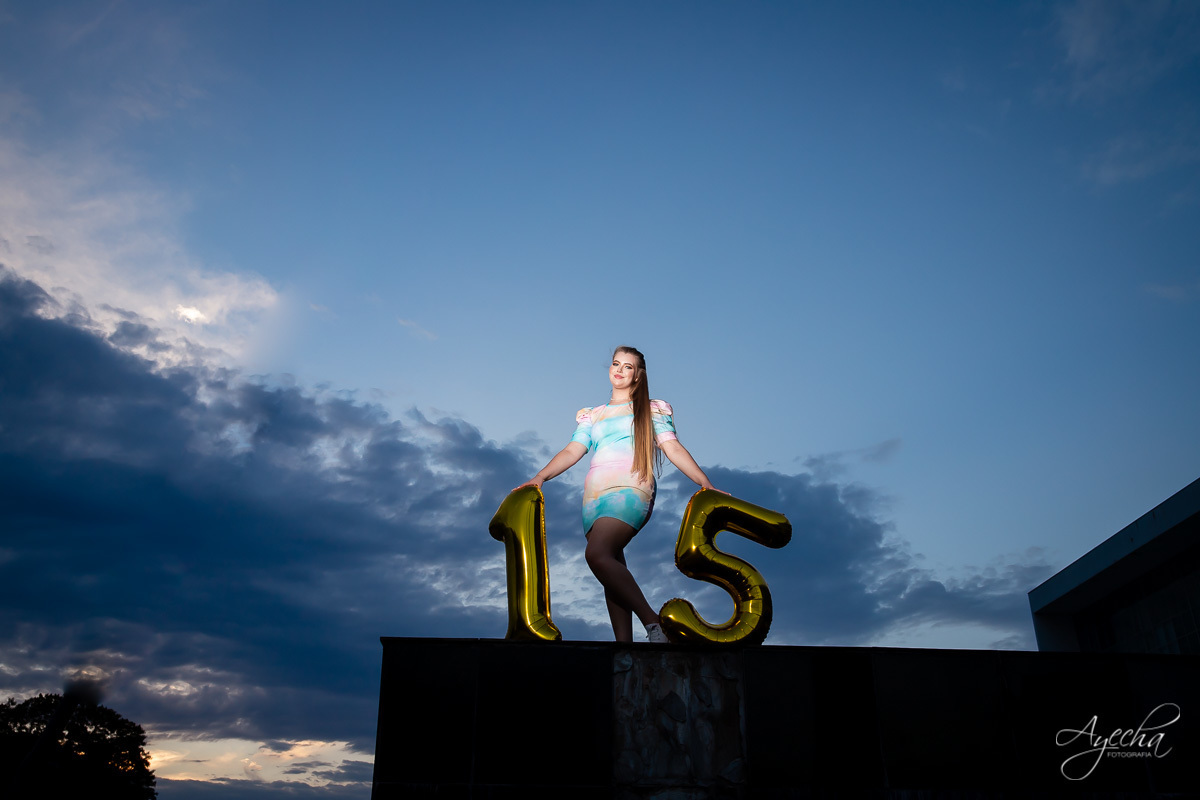 Ensaio 15 anos; Fotografa Piraquara; Fotografa Curitiba; Inspiração 15 anos; Debutante Curitiba; Ensaio Look; 15 anos Curitiba; Ensaio Time;