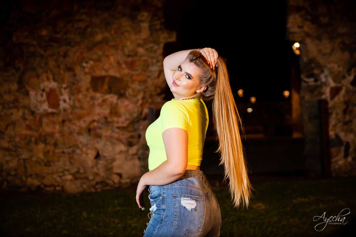 Ensaio 15 anos; Fotografa Piraquara; Fotografa Curitiba; Inspiração 15 anos; Debutante Curitiba; Ensaio Look; 15 anos Curitiba; Ensaio Time;