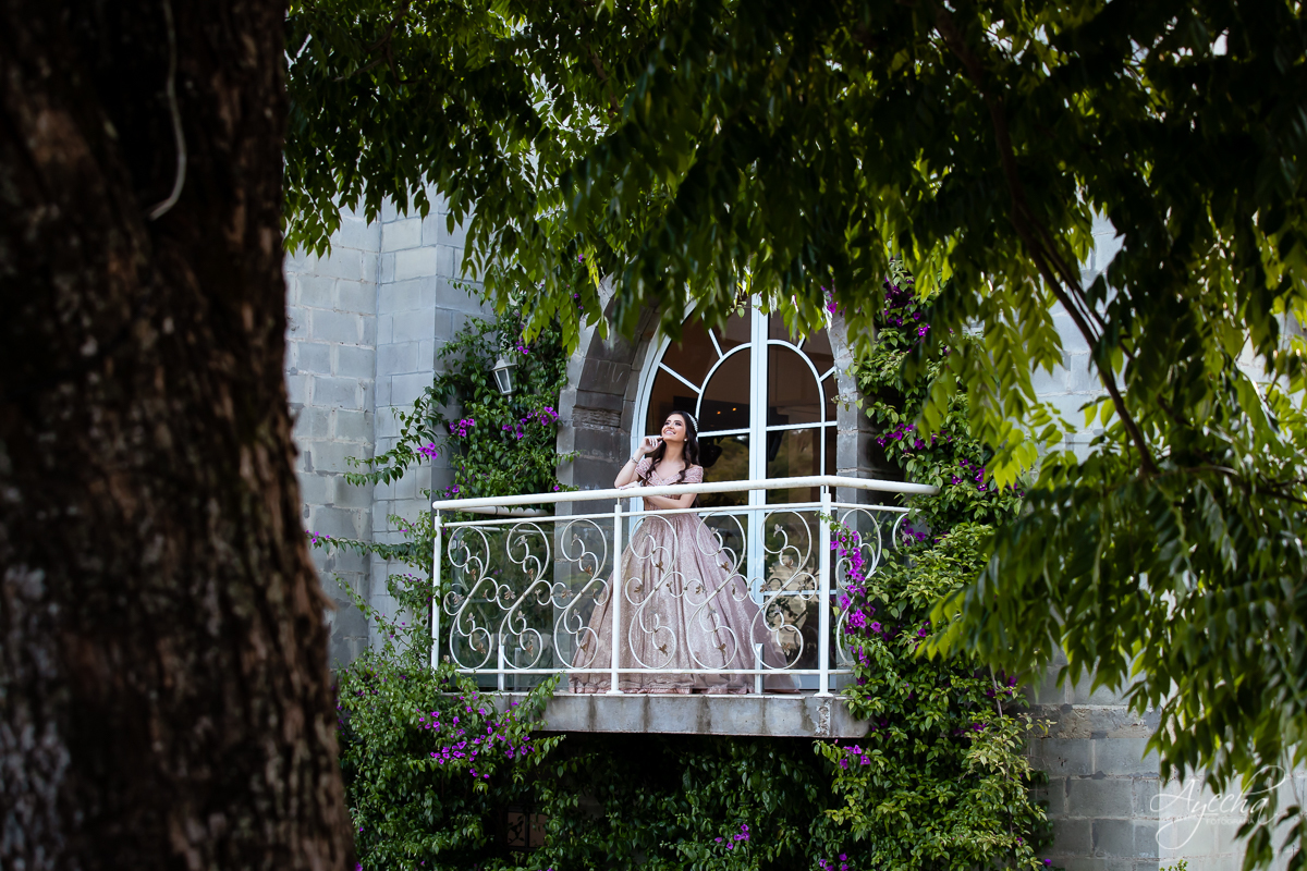 Festa de 15 anos Castello Reale; Festa de 15 anos Curitiba; Debutante Curitiba; Festa de 15 anos; Baile de Debutante Curitiba; Cerimonial 15 anos; Castelo Reale; Castello Realle; vestido debutante curitiba; inesquecível 15 anos; angela gramazzio;