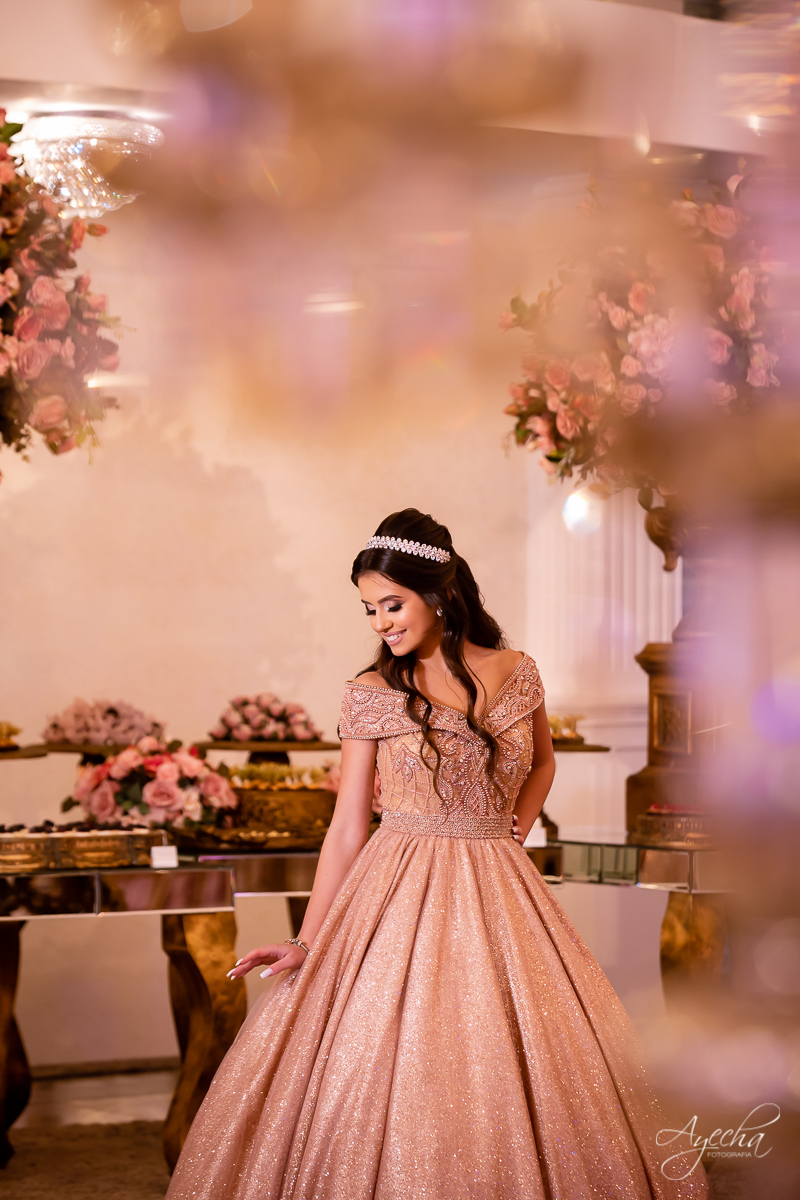 Festa de 15 anos Castello Reale; Festa de 15 anos Curitiba; Debutante Curitiba; Festa de 15 anos; Baile de Debutante Curitiba; Cerimonial 15 anos; Castelo Reale; Castello Realle; vestido debutante curitiba; inesquecível 15 anos; angela gramazzio;