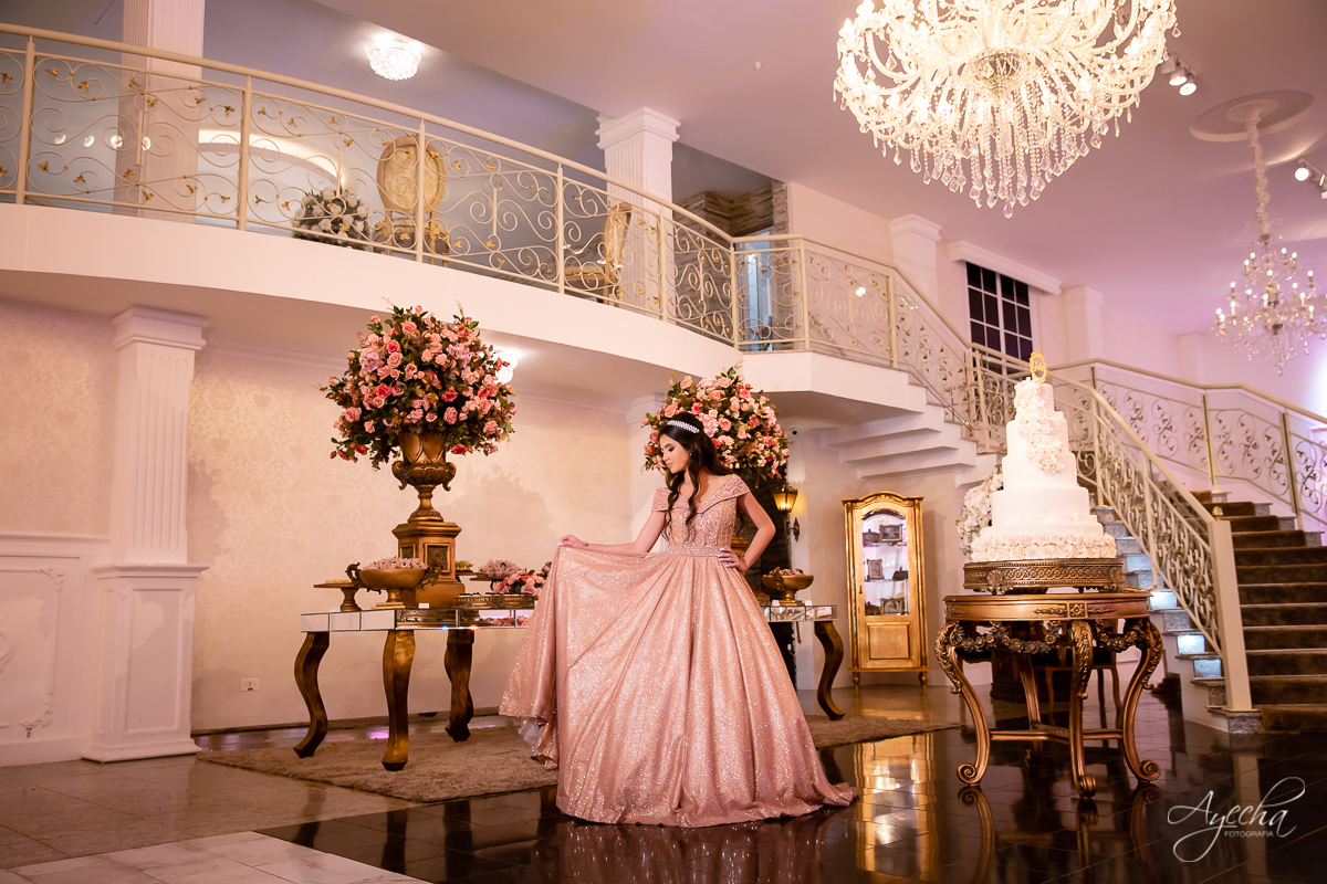 Festa de 15 anos Castello Reale; Festa de 15 anos Curitiba; Debutante Curitiba; Festa de 15 anos; Baile de Debutante Curitiba; Cerimonial 15 anos; Castelo Reale; Castello Realle; vestido debutante curitiba; inesquecível 15 anos; angela gramazzio;