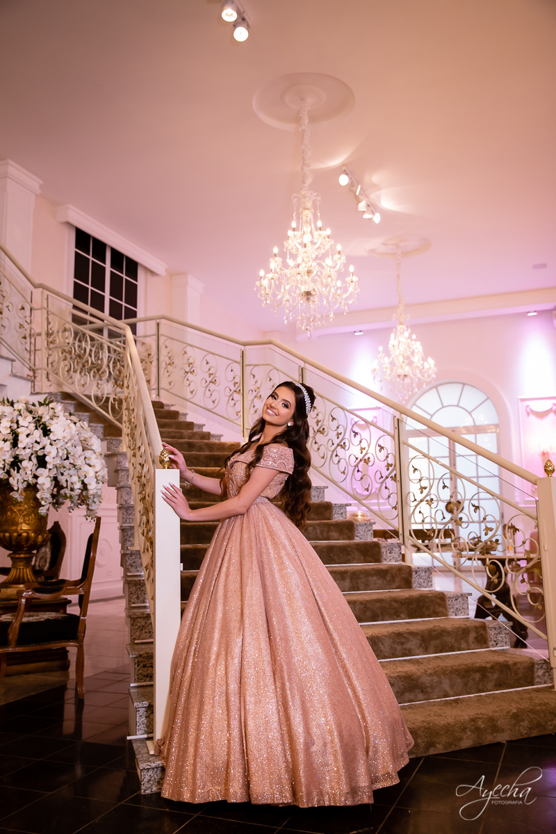Festa de 15 anos Castello Reale; Festa de 15 anos Curitiba; Debutante Curitiba; Festa de 15 anos; Baile de Debutante Curitiba; Cerimonial 15 anos; Castelo Reale; Castello Realle; vestido debutante curitiba; inesquecível 15 anos; angela gramazzio;