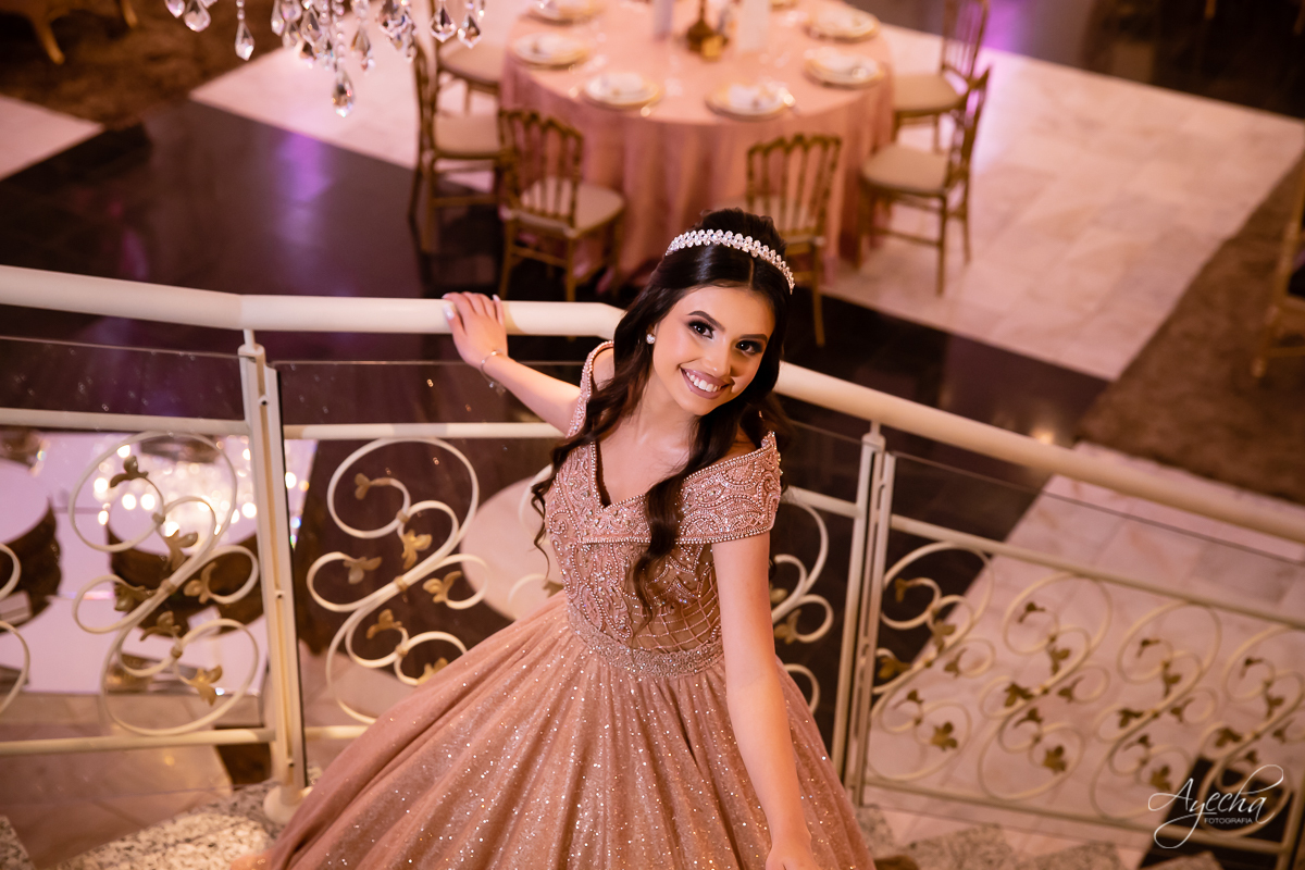 Festa de 15 anos Castello Reale; Festa de 15 anos Curitiba; Debutante Curitiba; Festa de 15 anos; Baile de Debutante Curitiba; Cerimonial 15 anos; Castelo Reale; Castello Realle; vestido debutante curitiba; inesquecível 15 anos; angela gramazzio;