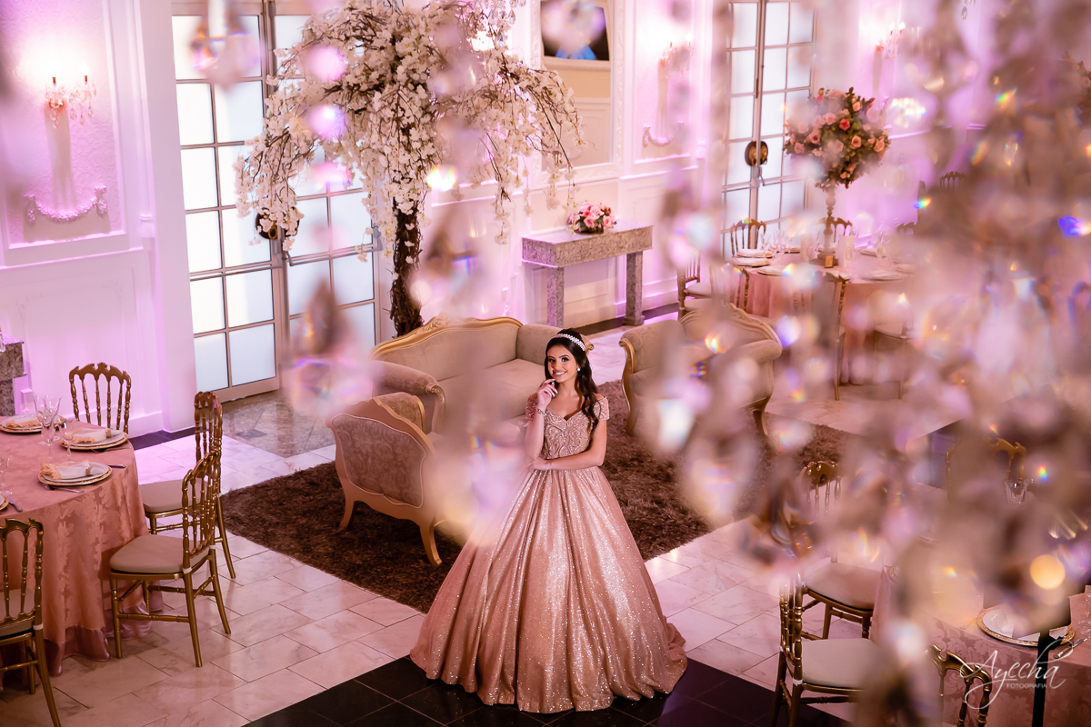 Festa de 15 anos Castello Reale; Festa de 15 anos Curitiba; Debutante Curitiba; Festa de 15 anos; Baile de Debutante Curitiba; Cerimonial 15 anos; Castelo Reale; Castello Realle; vestido debutante curitiba; inesquecível 15 anos; angela gramazzio;