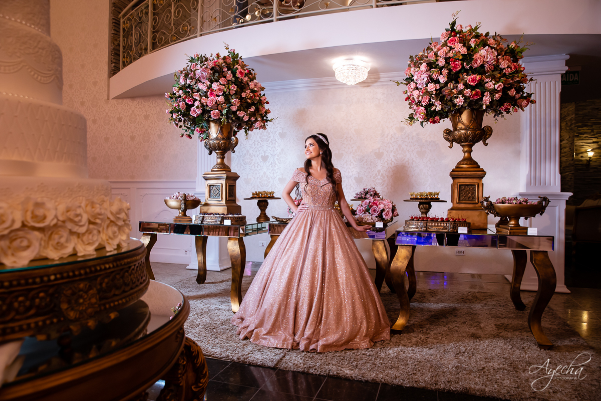 Festa de 15 anos Castello Reale; Festa de 15 anos Curitiba; Debutante Curitiba; Festa de 15 anos; Baile de Debutante Curitiba; Cerimonial 15 anos; Castelo Reale; Castello Realle; vestido debutante curitiba; inesquecível 15 anos; angela gramazzio;