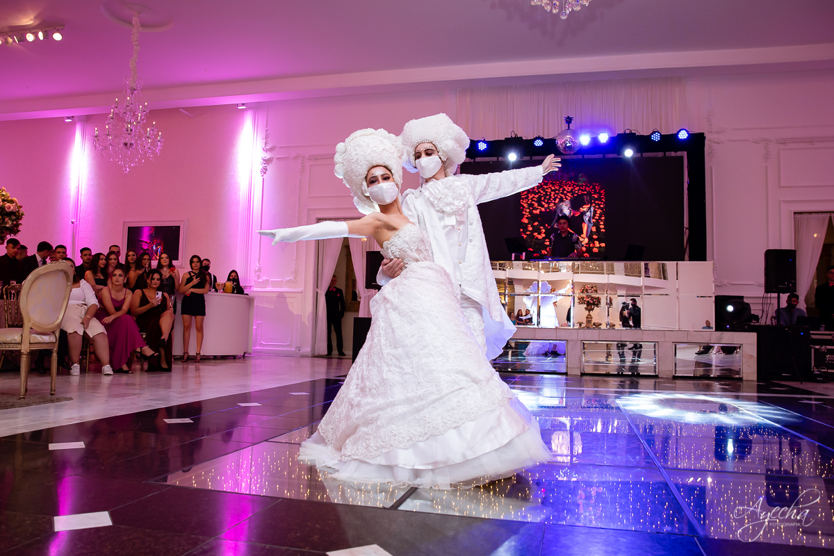 Festa de 15 anos Castello Reale; Festa de 15 anos Curitiba; Debutante Curitiba; Festa de 15 anos; Baile de Debutante Curitiba; Cerimonial 15 anos; Castelo Reale; Castello Realle; PERSONAGENS VIVOS; inesquecível 15 anos; angela gramazzio; CENTER DANÇA