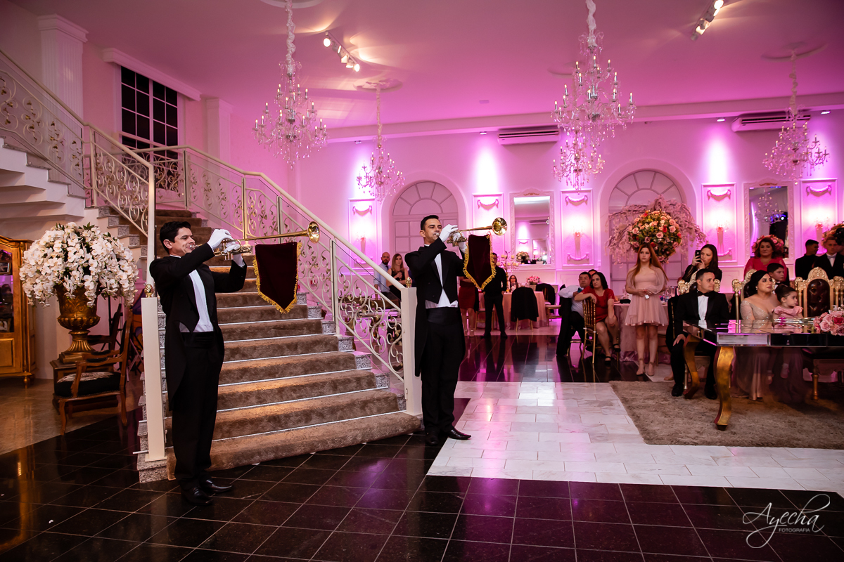 Festa de 15 anos Castello Reale; Festa de 15 anos Curitiba; Debutante Curitiba; Festa de 15 anos; Baile de Debutante Curitiba; Cerimonial 15 anos; Castelo Reale; Castello Realle; VALSA DEBUTANTE; inesquecível 15 anos; CLARINS