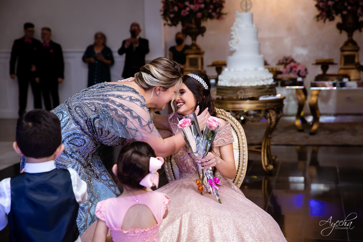 Festa de 15 anos Castello Reale; Festa de 15 anos Curitiba; Debutante Curitiba; Festa de 15 anos; Baile de Debutante Curitiba; Cerimonial 15 anos; Castelo Reale; Castello Realle; VALSA DEBUTANTE; inesquecível 15 anos; PRINCIPES DEBUTANTE