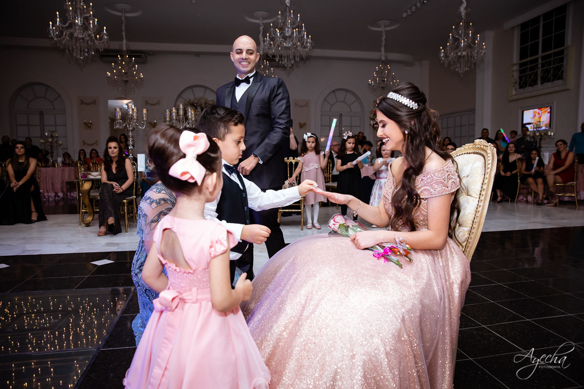 Festa de 15 anos Castello Reale; Festa de 15 anos Curitiba; Debutante Curitiba; Festa de 15 anos; Baile de Debutante Curitiba; Cerimonial 15 anos; Castelo Reale; Castello Realle; VALSA DEBUTANTE; inesquecível 15 anos; PRINCIPES DEBUTANTE