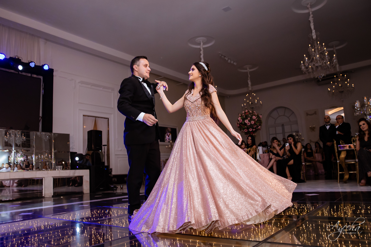 Festa de 15 anos Castello Reale; Festa de 15 anos Curitiba; Debutante Curitiba; Festa de 15 anos; Baile de Debutante Curitiba; Cerimonial 15 anos; Castelo Reale; Castello Realle; VALSA DEBURTANTE; inesquecível 15 anos; angela gramazzio; CENTER DANÇA