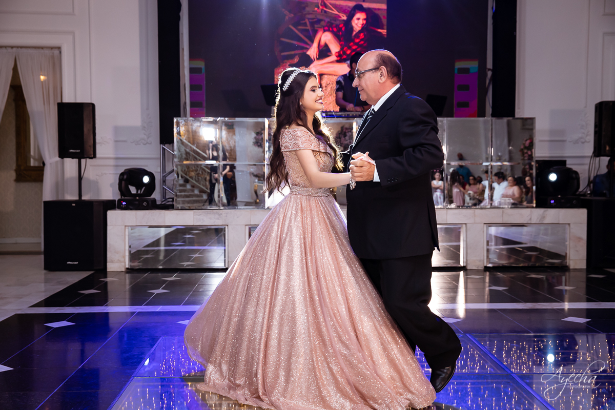 Festa de 15 anos Castello Reale; Festa de 15 anos Curitiba; Debutante Curitiba; Festa de 15 anos; Baile de Debutante Curitiba; Cerimonial 15 anos; Castelo Reale; Castello Realle; VALSA DEBURTANTE; inesquecível 15 anos; angela gramazzio; CENTER DANÇA