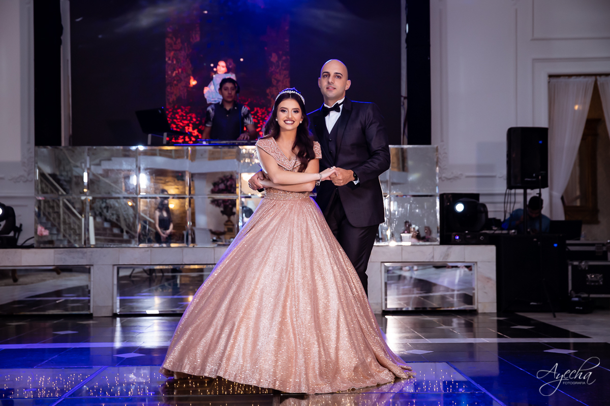 Festa de 15 anos Castello Reale; Festa de 15 anos Curitiba; Debutante Curitiba; Festa de 15 anos; Baile de Debutante Curitiba; Cerimonial 15 anos; Castelo Reale; Castello Realle; VALSA DEBURTANTE; inesquecível 15 anos; angela gramazzio; CENTER DANÇA