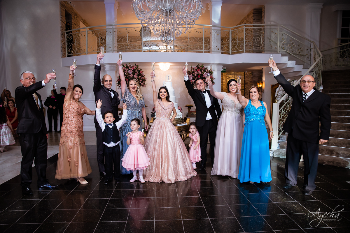 Festa de 15 anos Castello Reale; Festa de 15 anos Curitiba; Debutante Curitiba; Festa de 15 anos; Baile de Debutante Curitiba; Cerimonial 15 anos; Castelo Reale; Castello Realle; VALSA DEBUTANTE; inesquecível 15 anos; HOMENAGEM