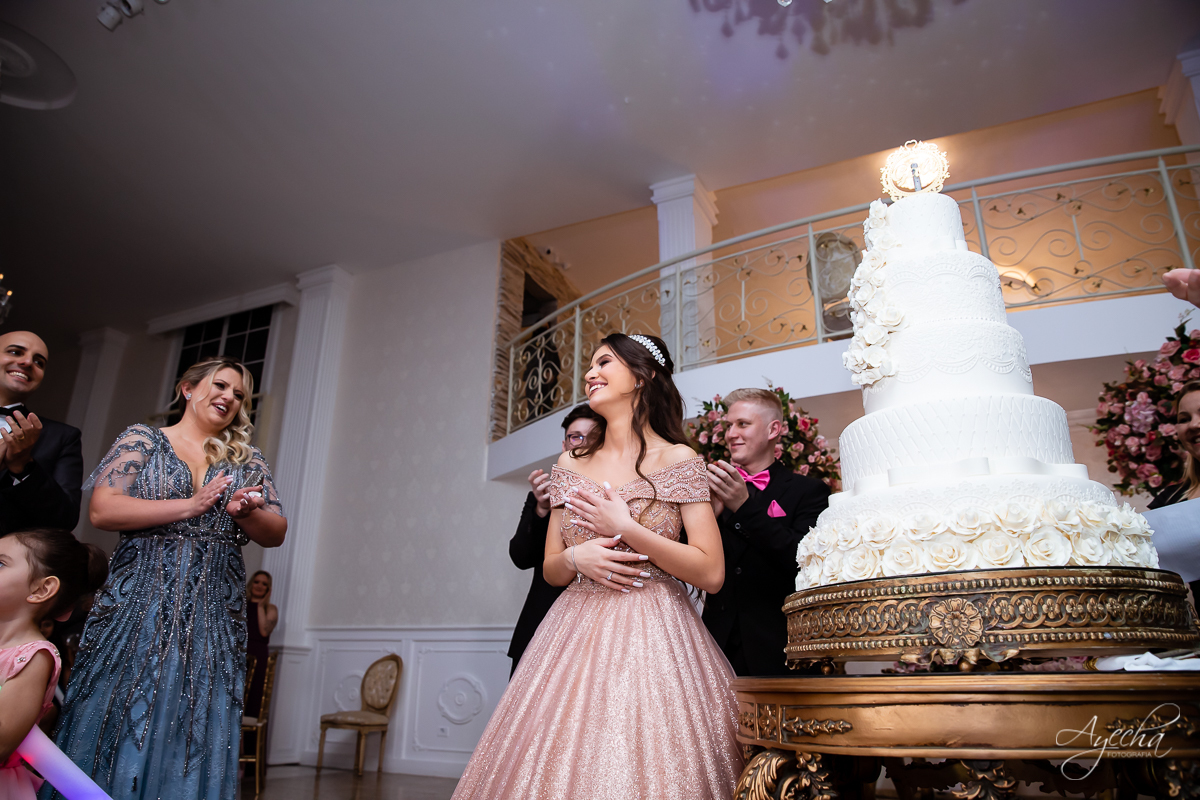 Festa de 15 anos Castello Reale; Festa de 15 anos Curitiba; Debutante Curitiba; Festa de 15 anos; Baile de Debutante Curitiba; Cerimonial 15 anos; Castelo Reale; Castello Realle; VALSA DEBUTANTE; inesquecível 15 anos; HOMENAGEM