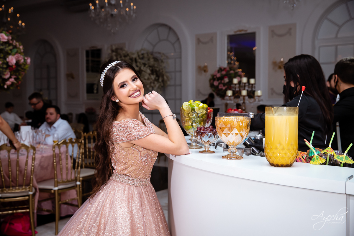 Festa de 15 anos Castello Reale; Festa de 15 anos Curitiba; Debutante Curitiba; Festa de 15 anos; Baile de Debutante Curitiba; Cerimonial 15 anos; Castelo Reale; Castello Realle; VALSA DEBUTANTE; inesquecível 15 anos; BARTENDER JOHN MARRA