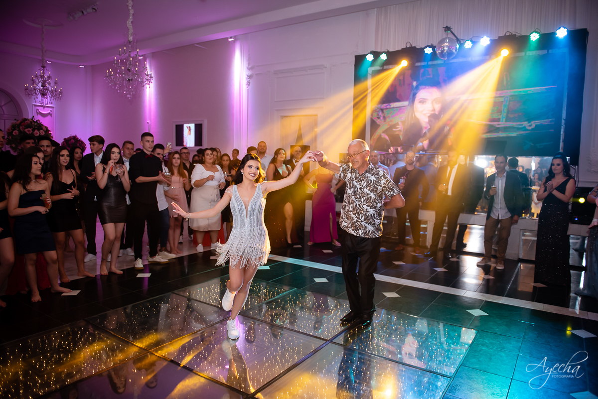 Festa de 15 anos Castello Reale; Festa de 15 anos Curitiba; Debutante Curitiba; Festa de 15 anos; Baile de Debutante Curitiba; Cerimonial 15 anos; Castelo Reale; Castello Realle; VALSA DEBUTANTE; inesquecível 15 anos; angela gramazzio; CENTER DANÇA