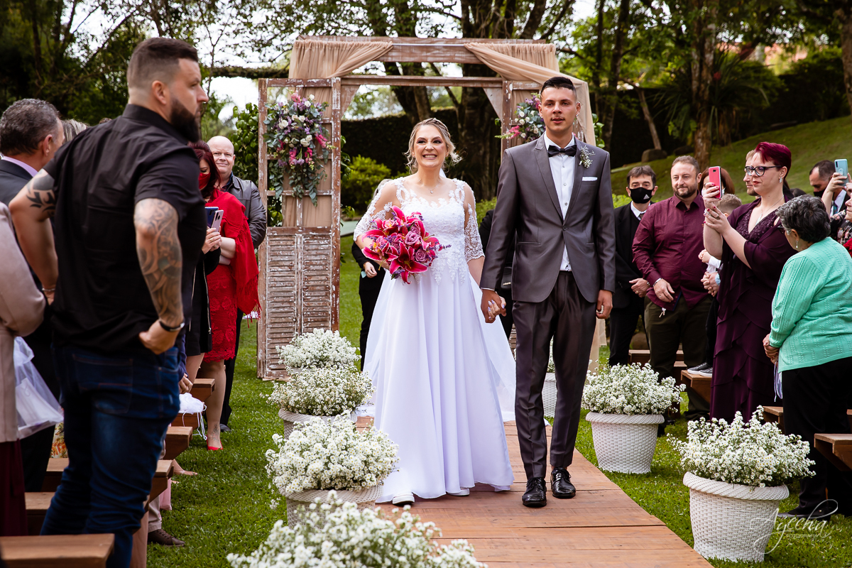 Casamento dos sonhos; Festa de casamento; Decoração de casamento; Casamento ao ar livre; Buque de noiva; Making of noivos; Dia da noiva; Casamento em Curitiba; Fotografa de casamento Curitiba; Fotografa Piraquara; Noivas Curitiba; Vestido de noiva;