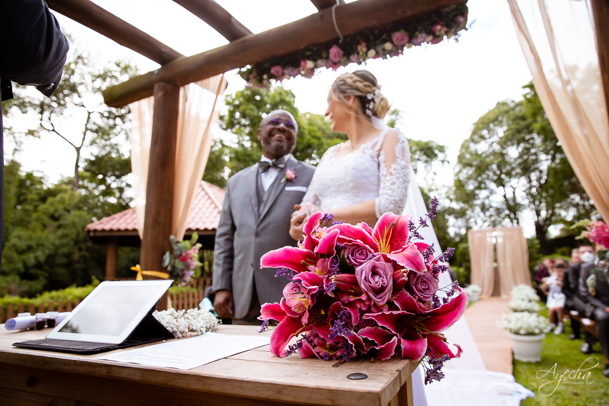 Casamento dos sonhos; Festa de casamento; Decoração de casamento; Casamento ao ar livre; Buque de noiva; Making of noivos; Dia da noiva; Casamento em Curitiba; Fotografa de casamento Curitiba; Fotografa Piraquara; Noivas Curitiba; Vestido de noiva;