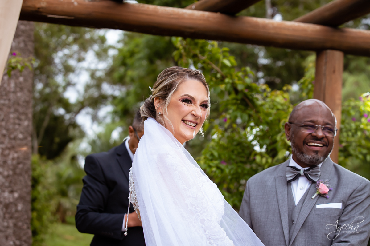 Casamento dos sonhos; Festa de casamento; Decoração de casamento; Casamento ao ar livre; Buque de noiva; Making of noivos; Dia da noiva; Casamento em Curitiba; Fotografa de casamento Curitiba; Fotografa Piraquara; Noivas Curitiba; Vestido de noiva;