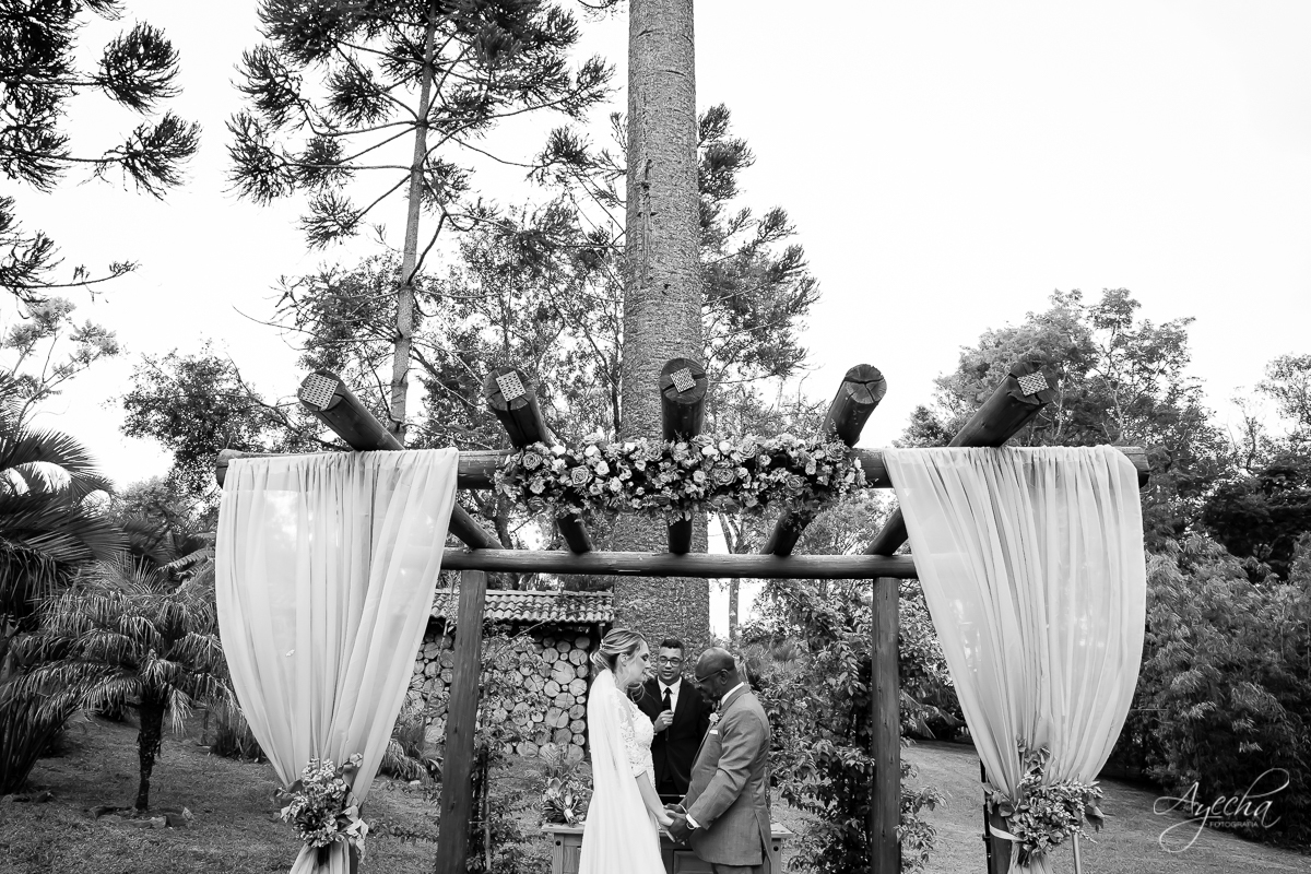 Casamento dos sonhos; Festa de casamento; Decoração de casamento; Casamento ao ar livre; Buque de noiva; Making of noivos; Dia da noiva; Casamento em Curitiba; Fotografa de casamento Curitiba; Fotografa Piraquara; Noivas Curitiba; Vestido de noiva;