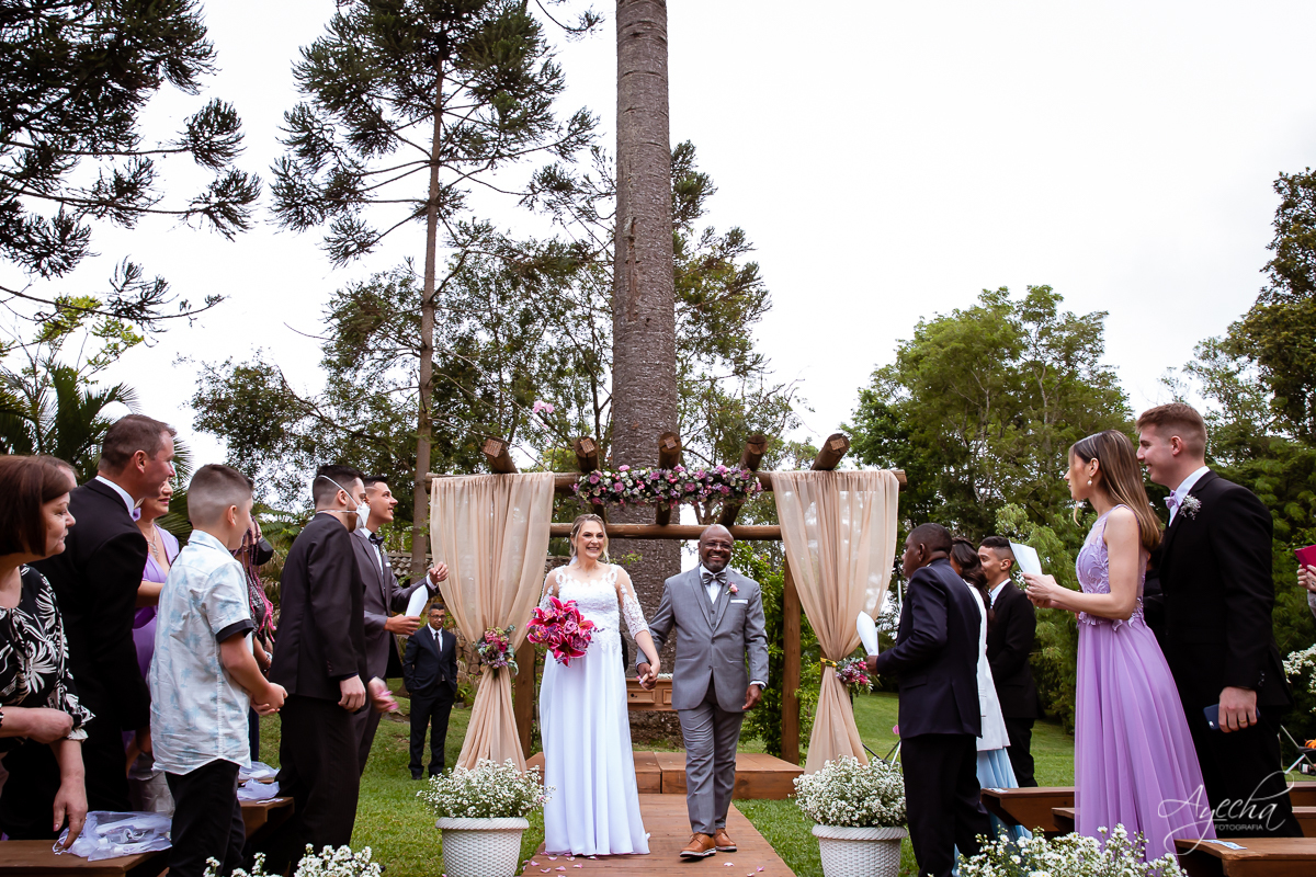 Casamento dos sonhos; Festa de casamento; Decoração de casamento; Casamento ao ar livre; Buque de noiva; Making of noivos; Dia da noiva; Casamento em Curitiba; Fotografa de casamento Curitiba; Fotografa Piraquara; Noivas Curitiba; Vestido de noiva;