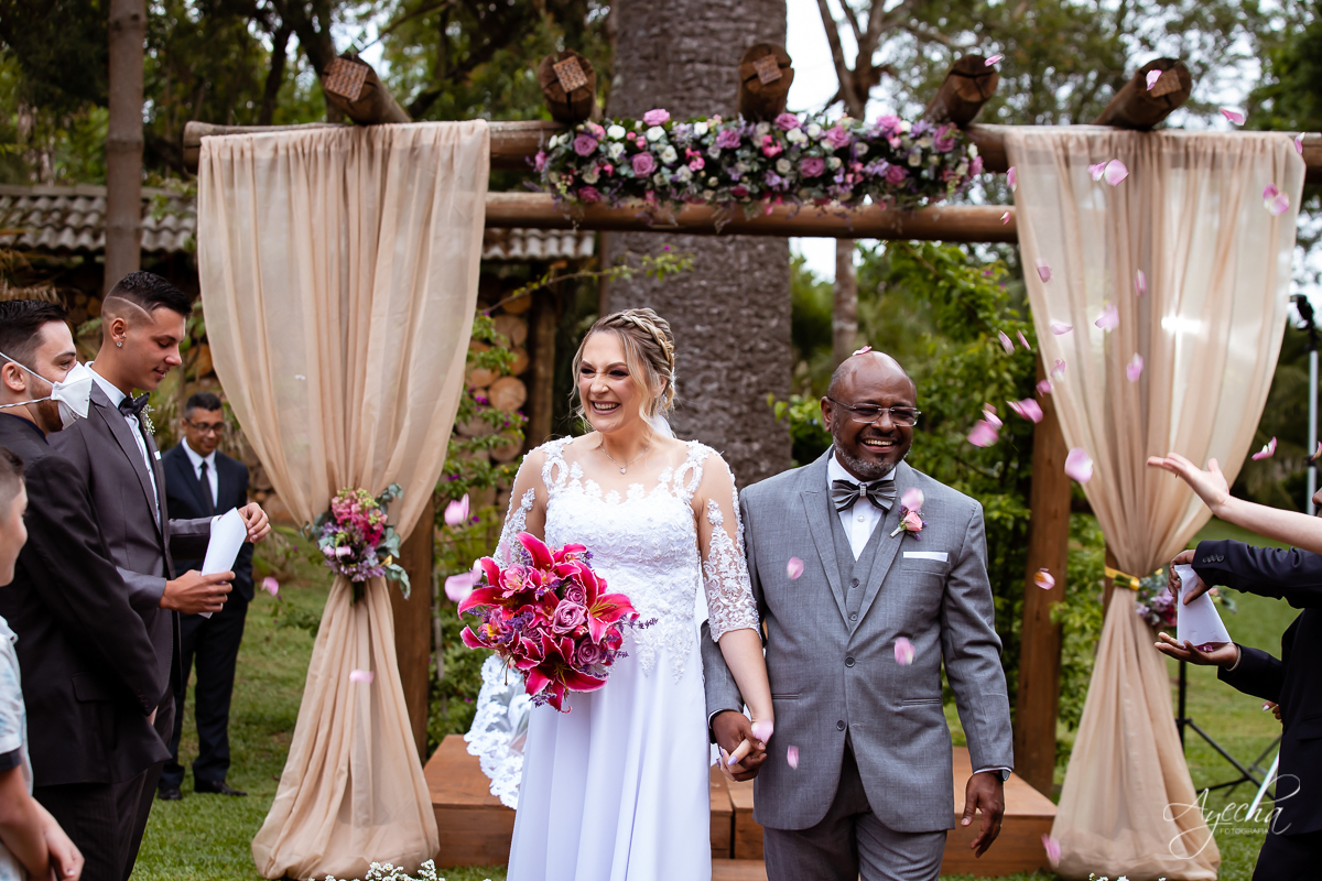 Casamento dos sonhos; Festa de casamento; Decoração de casamento; Casamento ao ar livre; Buque de noiva; Making of noivos; Dia da noiva; Casamento em Curitiba; Fotografa de casamento Curitiba; Fotografa Piraquara; Noivas Curitiba; Vestido de noiva;