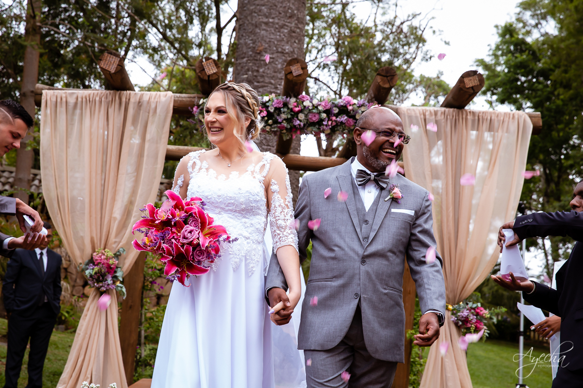 Casamento dos sonhos; Festa de casamento; Decoração de casamento; Casamento ao ar livre; Buque de noiva; Making of noivos; Dia da noiva; Casamento em Curitiba; Fotografa de casamento Curitiba; Fotografa Piraquara; Noivas Curitiba; Vestido de noiva;