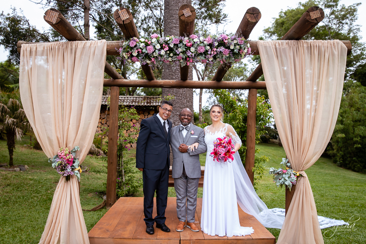 Casamento dos sonhos; Festa de casamento; Decoração de casamento; Casamento ao ar livre; Buque de noiva; Making of noivos; Dia da noiva; Casamento em Curitiba; Fotografa de casamento Curitiba; Fotografa Piraquara; Noivas Curitiba; Vestido de noiva;