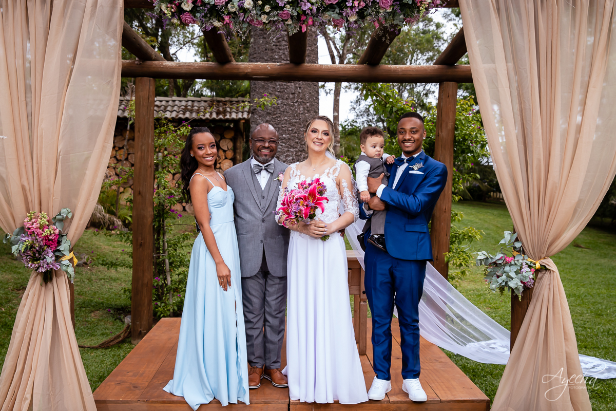 Casamento dos sonhos; Festa de casamento; Decoração de casamento; Casamento ao ar livre; Buque de noiva; Making of noivos; Dia da noiva; Casamento em Curitiba; Fotografa de casamento Curitiba; Fotografa Piraquara; Noivas Curitiba; Vestido de noiva;