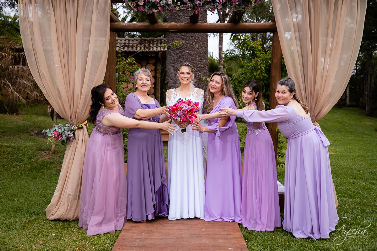 Casamento dos sonhos; Festa de casamento; Decoração de casamento; Casamento ao ar livre; Buque de noiva; Making of noivos; Dia da noiva; Casamento em Curitiba; Fotografa de casamento Curitiba; Fotografa Piraquara; Noivas Curitiba; Vestido de noiva;