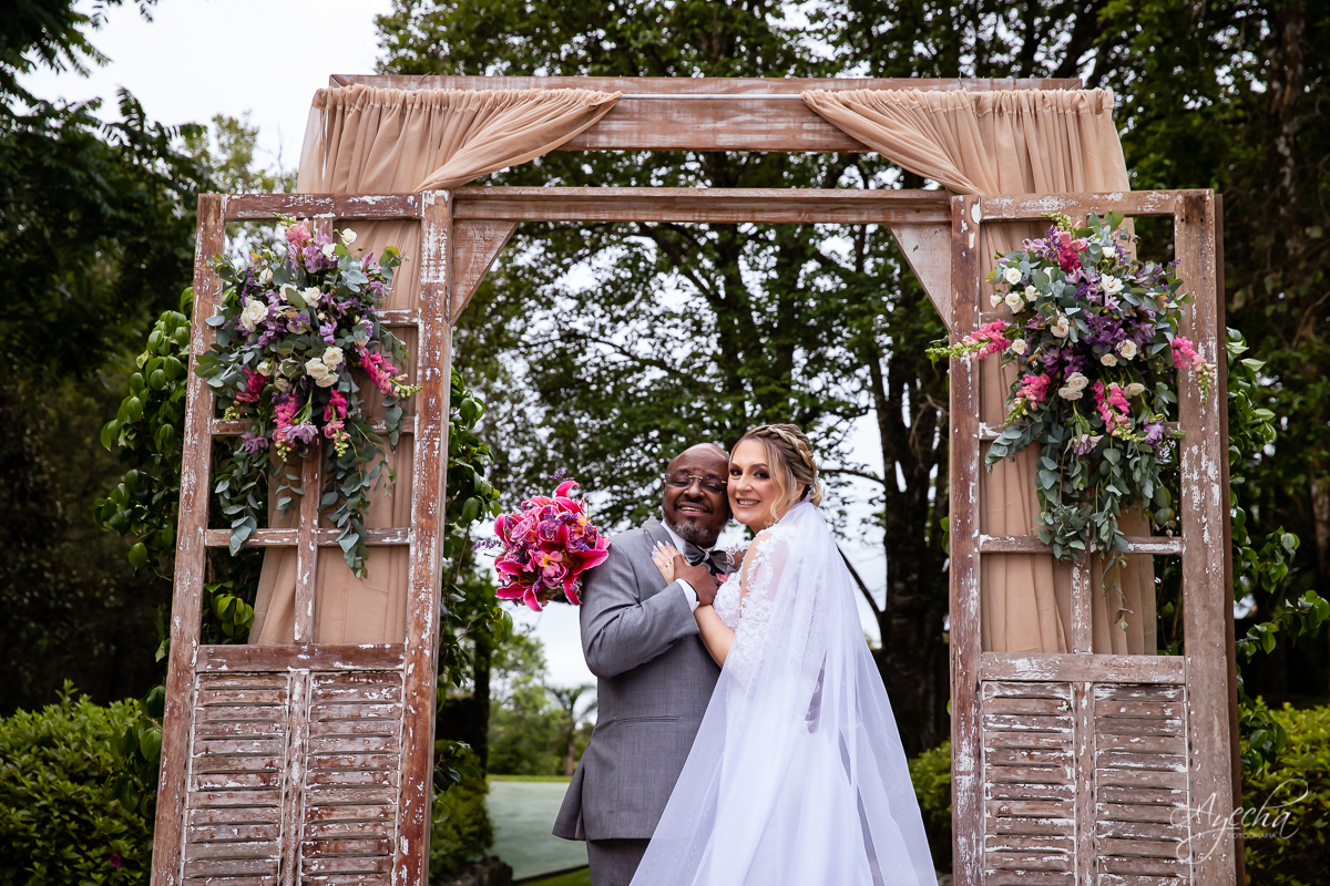 Casamento dos sonhos; Festa de casamento; Decoração de casamento; Casamento ao ar livre; Buque de noiva; Making of noivos; Dia da noiva; Casamento em Curitiba; Fotografa de casamento Curitiba; Fotografa Piraquara; Noivas Curitiba; Vestido de noiva;