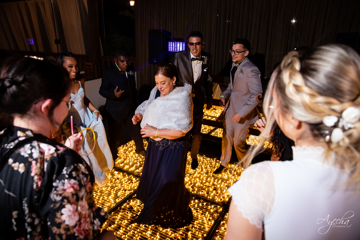 Casamento dos sonhos; Festa de casamento; Decoração de casamento; Casamento ao ar livre; Buque de noiva; Making of noivos; Dia da noiva; Casamento em Curitiba; Fotografa de casamento Curitiba; Fotografa Piraquara; Noivas Curitiba; Vestido de noiva;